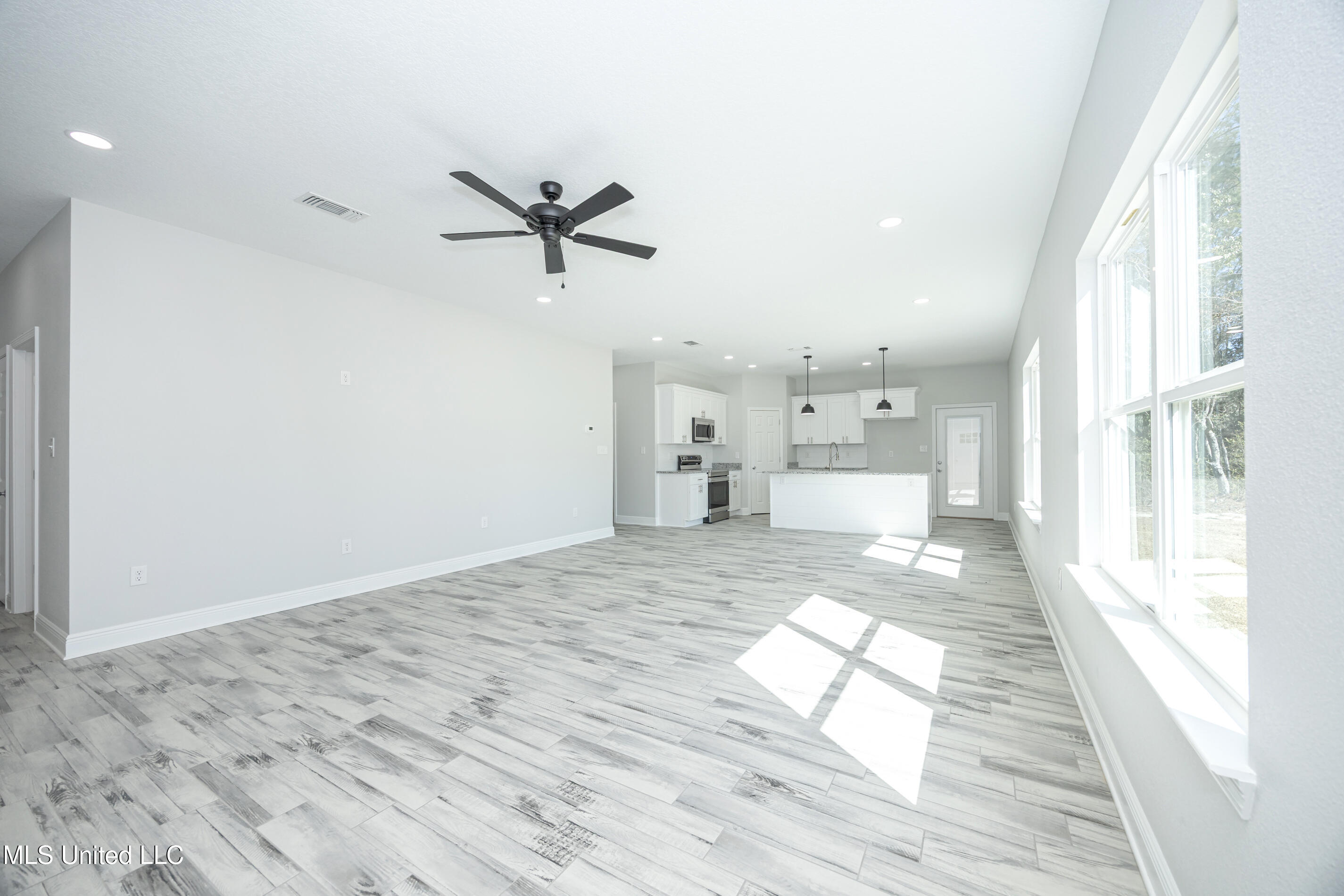 700 Peach Street Ocean Springs, MS 39564 - Photo 10 of 66 IMG_4961