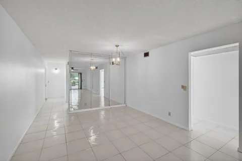 $195,000 | 1036 Hythe B, Unit B, Boca Raton, FL 33434