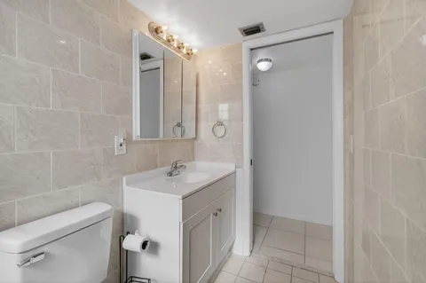 $195,000 | 1036 Hythe B, Unit B, Boca Raton, FL 33434