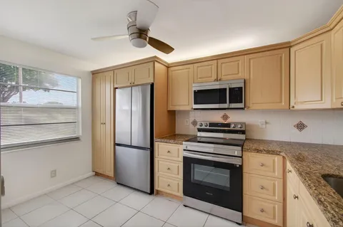 $195,000 | 1036 Hythe B, Unit B, Boca Raton, FL 33434
