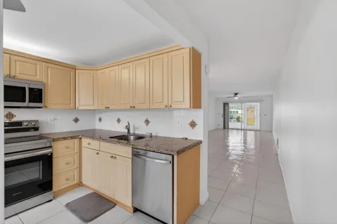 $195,000 | 1036 Hythe B, Unit B, Boca Raton, FL 33434