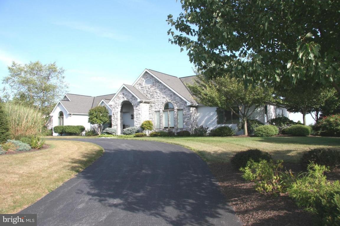 8 Southview Lane Lititz, PA 17543 - Photo 1 of 1 Gallery Image 1