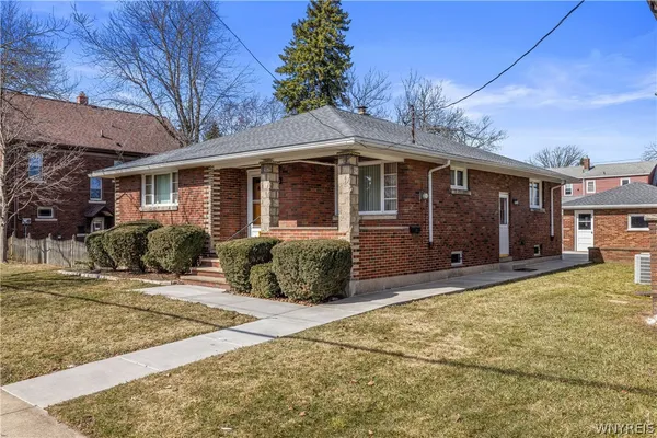 $195,000 | 2750 Niagara Street, Niagara Falls, NY 14303