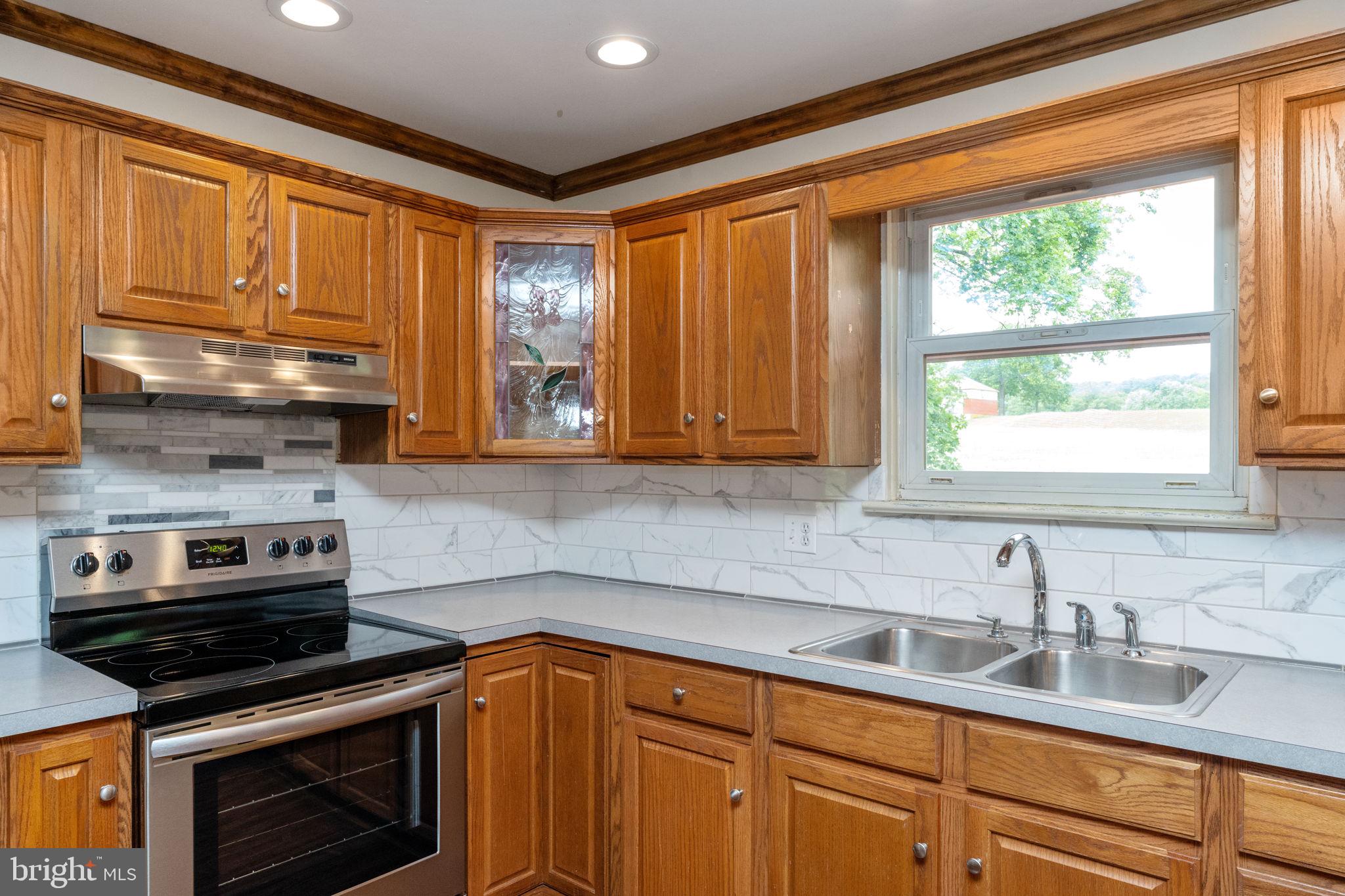 1618 Branch Road Perkasie, PA 18944 - Photo 11 of 32