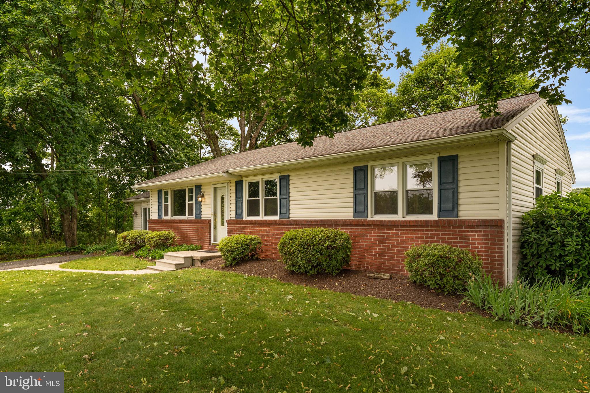 1618 Branch Road Perkasie, PA 18944 - Photo 3 of 32