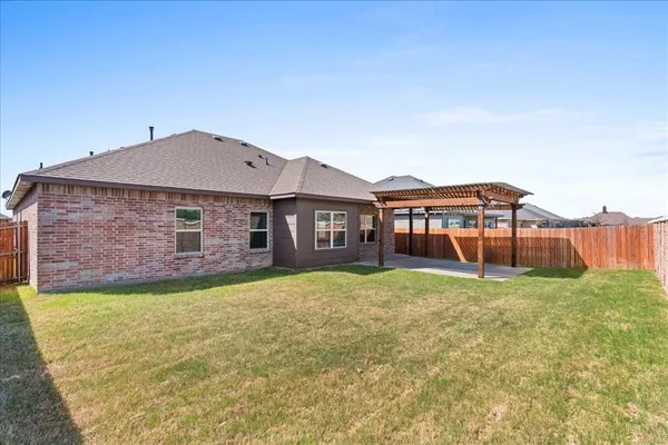 $2,750 | 220 Camden Street, Red Oak, TX 75154
