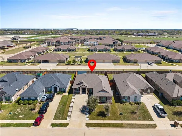 $2,750 | 220 Camden Street, Red Oak, TX 75154