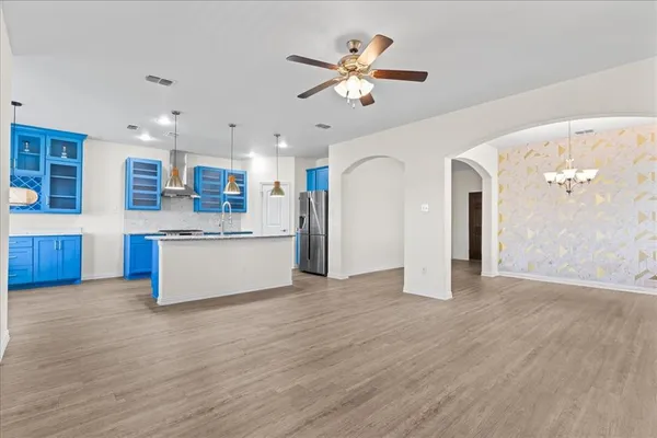 $2,750 | 220 Camden Street, Red Oak, TX 75154