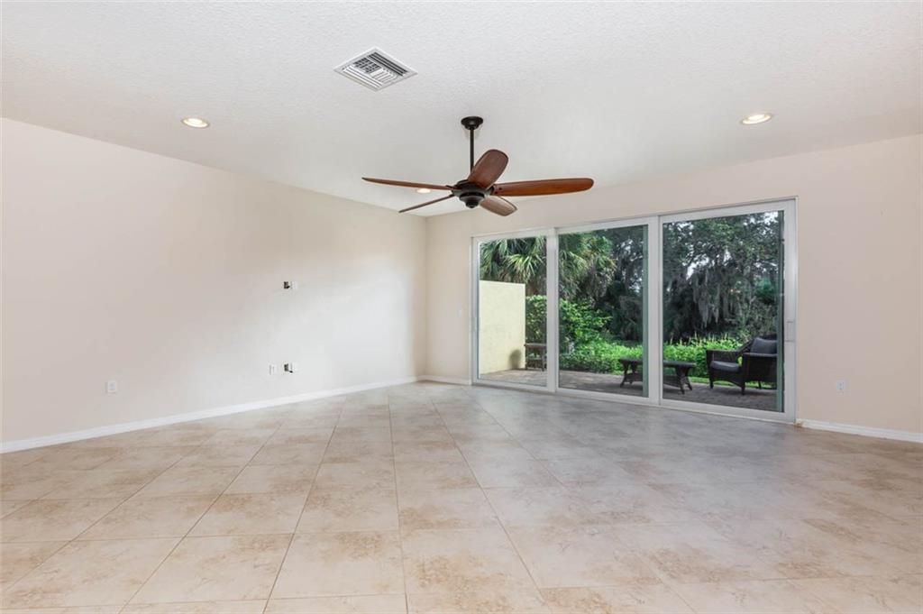 571 Southwest Glen Crest Way Stuart, FL 34997 - Photo 12 of 32