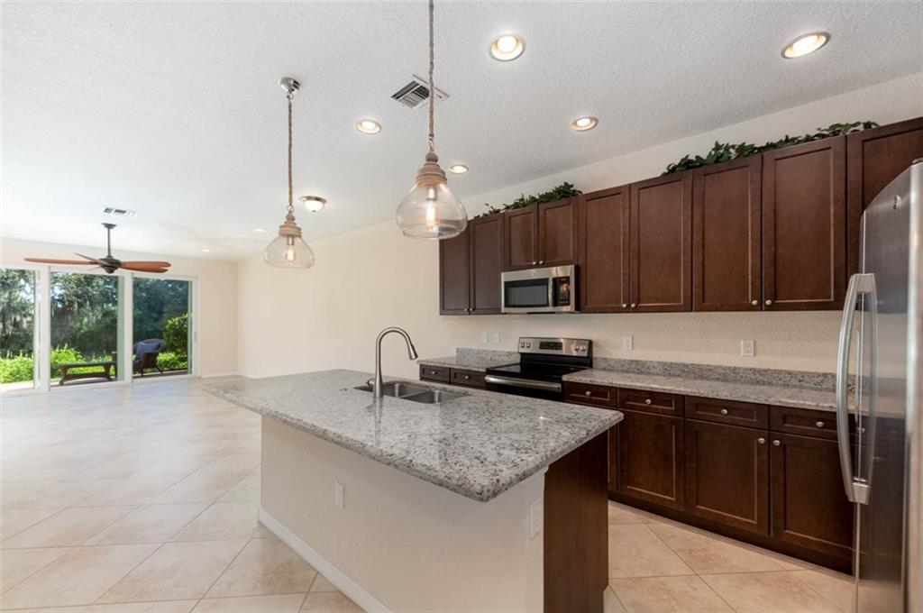 571 Southwest Glen Crest Way Stuart, FL 34997 - Photo 6 of 32