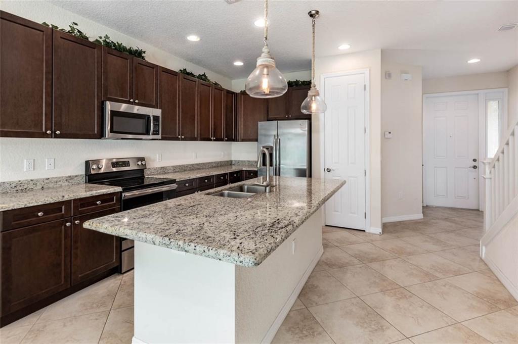571 Southwest Glen Crest Way Stuart, FL 34997 - Photo 7 of 32