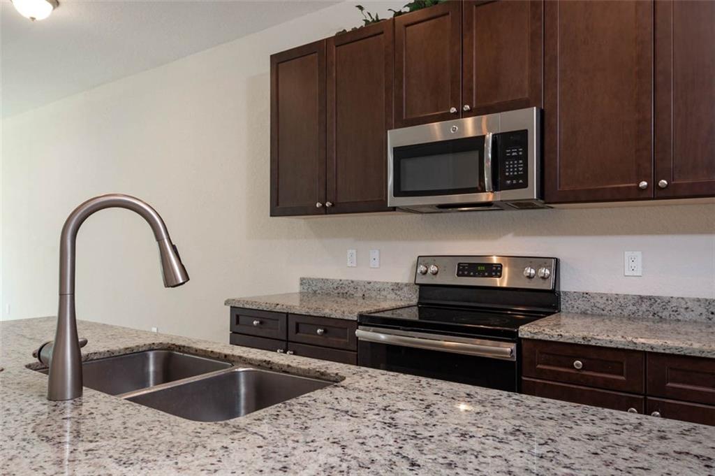 571 Southwest Glen Crest Way Stuart, FL 34997 - Photo 8 of 32