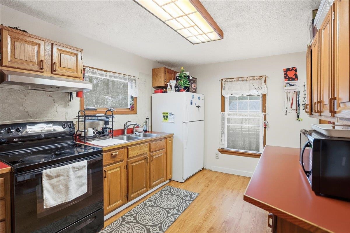 2 Wrisley Street Essex Junction, VT 05452 - Photo 9 of 42