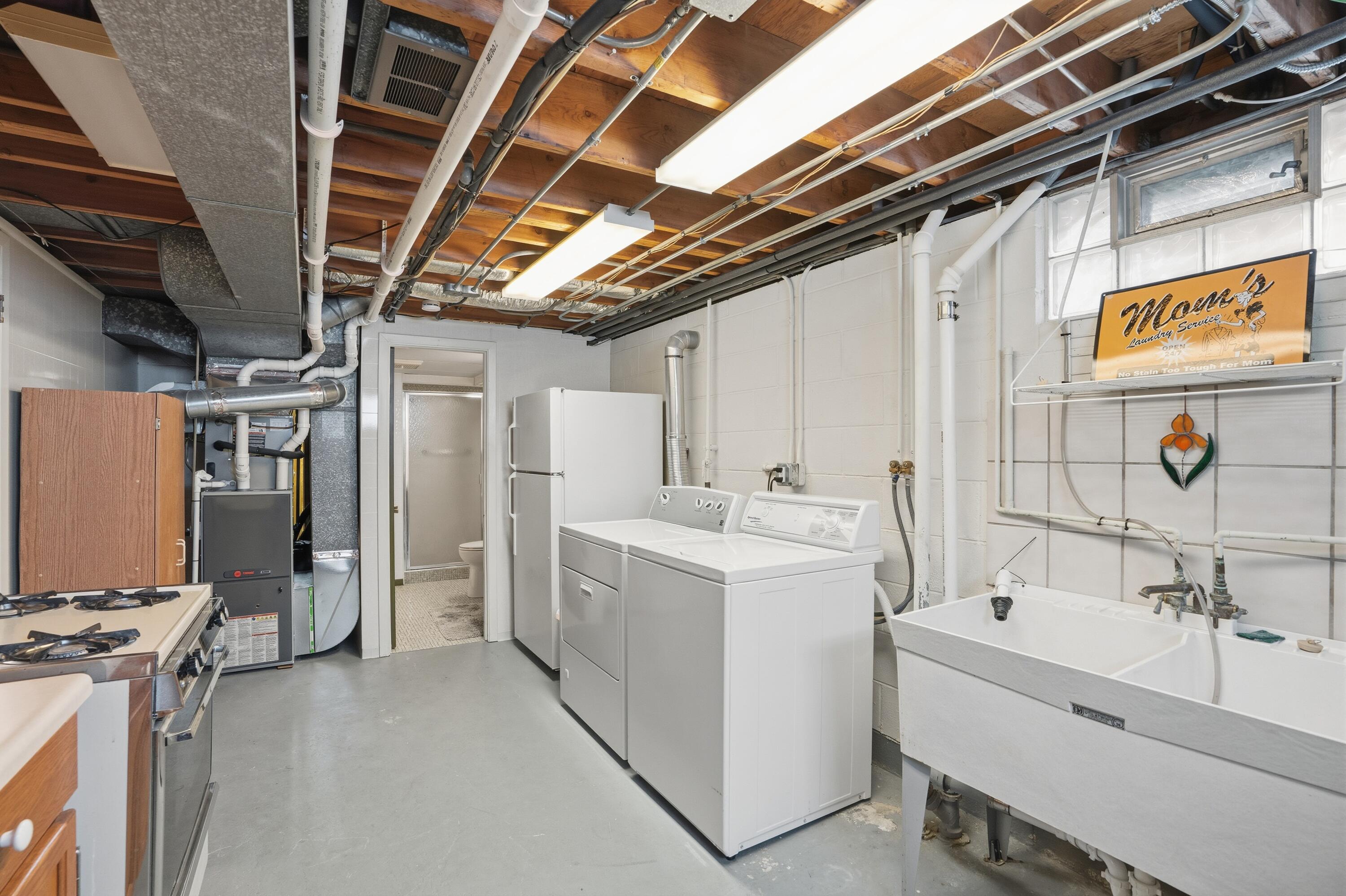 3514 41st Place Highland, IN 46322 - Photo 20 of 26 a utility room with dryer and washer