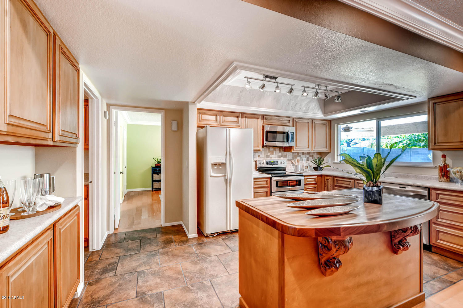 2925 East John Cabot Road Phoenix, AZ 85032 - Photo 5 of 13 2925 E John Cabot Rd Phoenix-large-003-3