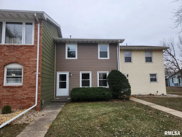 $159,900 | 4333 West Shawnda Court, Peoria, IL 61615