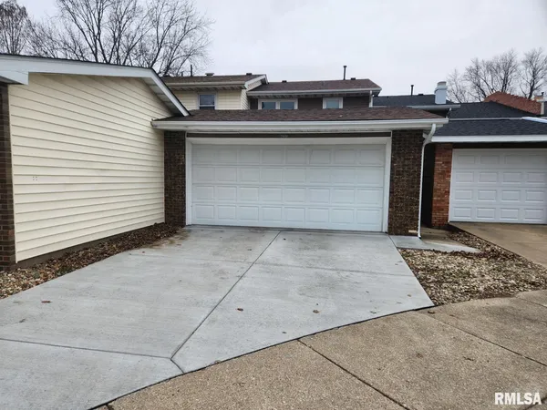 $159,900 | 4333 West Shawnda Court, Peoria, IL 61615