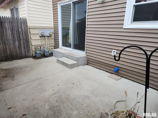 $159,900 | 4333 West Shawnda Court, Peoria, IL 61615