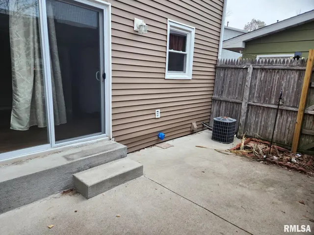 $159,900 | 4333 West Shawnda Court, Peoria, IL 61615