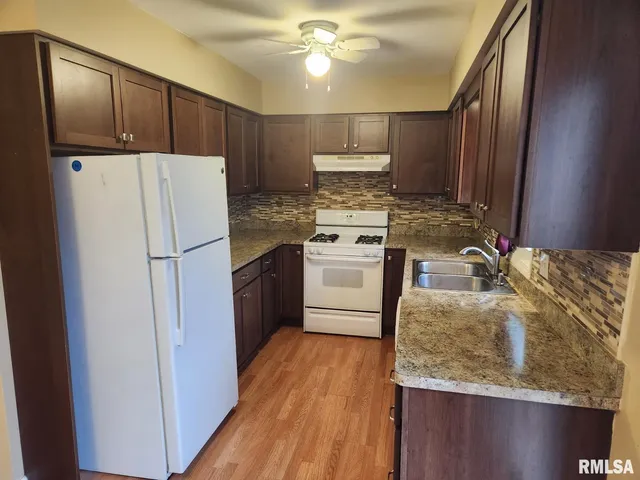 $159,900 | 4333 West Shawnda Court, Peoria, IL 61615