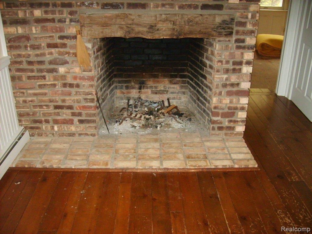 5225 Stickney Road Clarkston, MI 48348 - Photo 4 of 15 fireplace