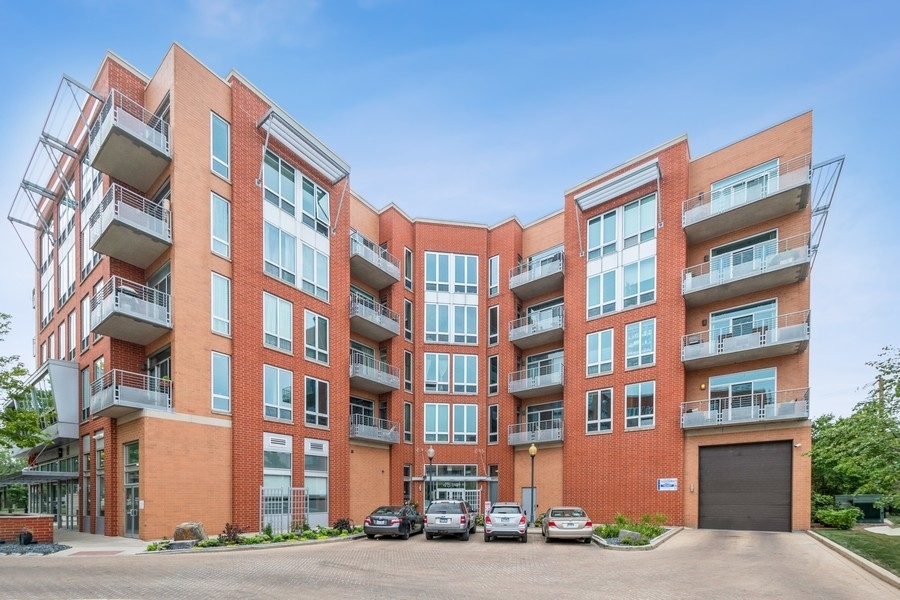 4814 North Clark Street, Unit 201 Chicago, IL 60640 - Photo 1 of 24 a front view of a building