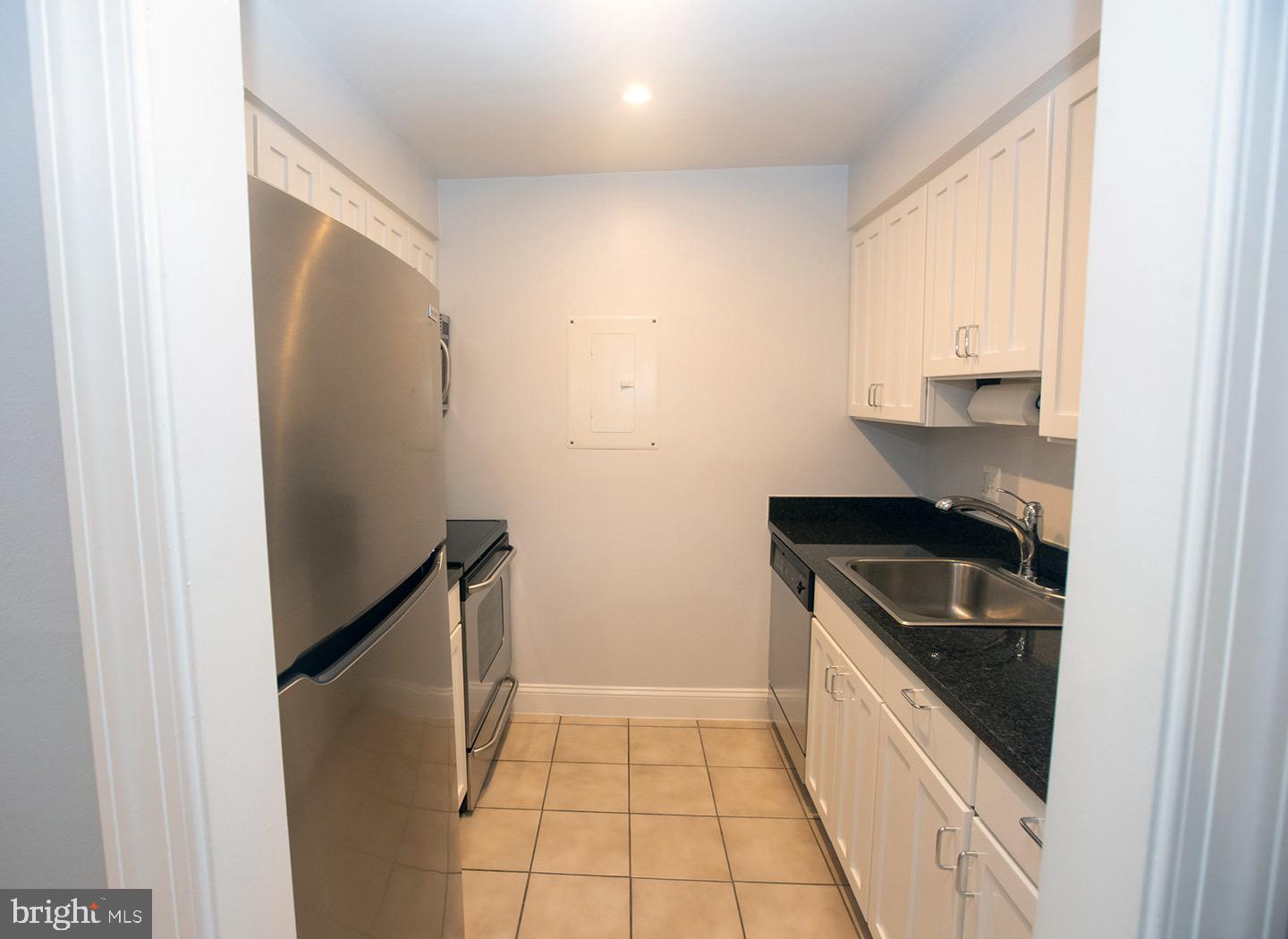 80 15th Street Northeast, Unit 80 Washington, DC 20002 - Photo 8 of 28 Updated Kitchen