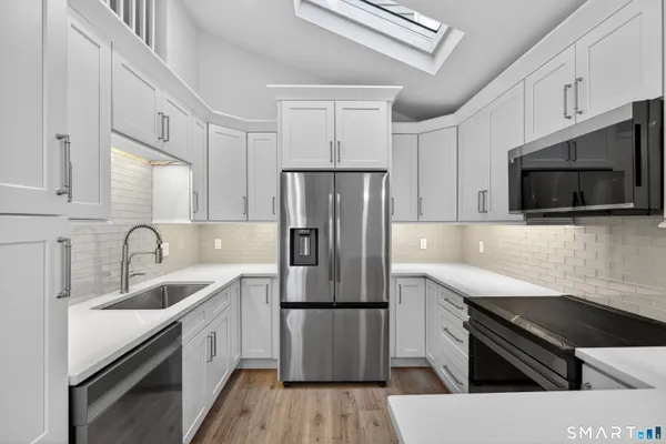 $499,000 | 37 Hewitt Road, Unit B6, Stonington, CT 06355