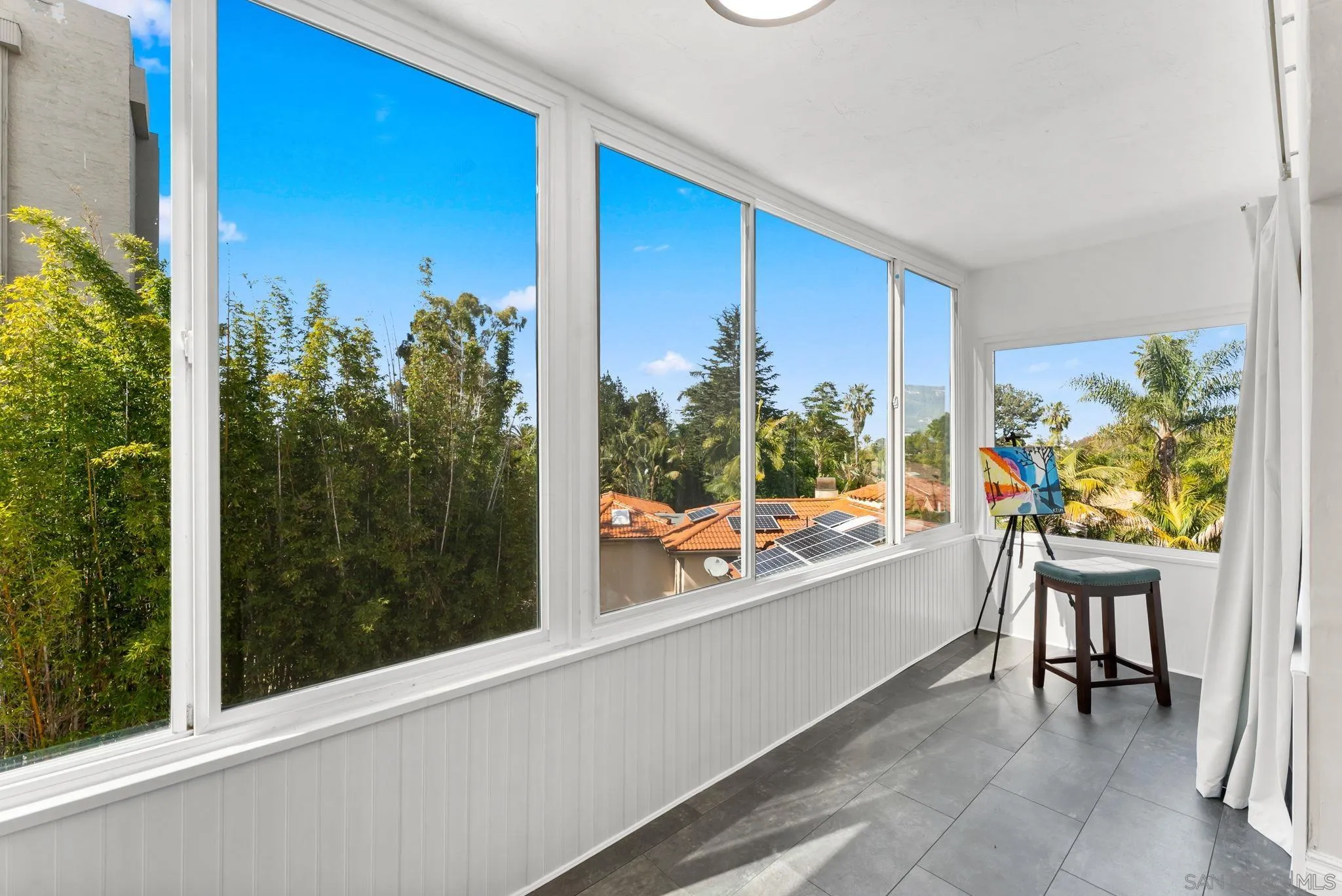 2360 Torrey Pines Road, Unit 28 La Jolla, CA 92037 - Photo 21 of 35 a view of a balcony with chairs and a porch