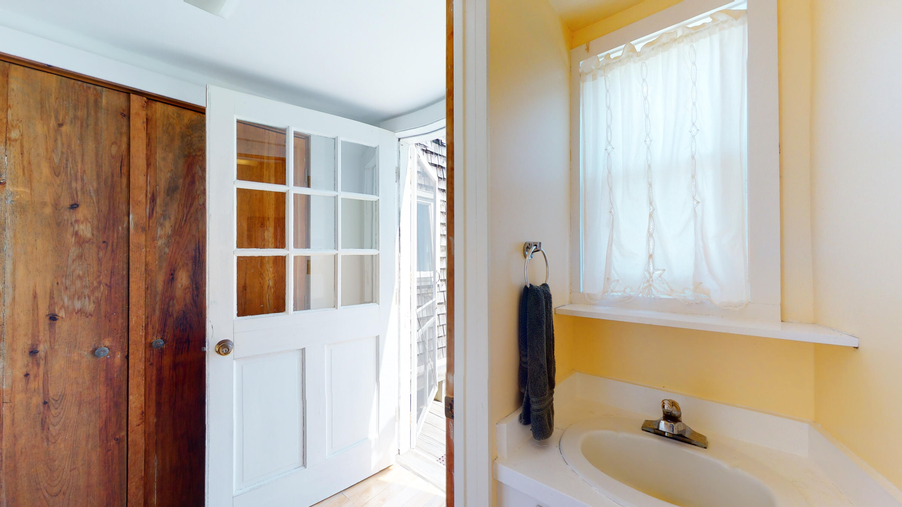 496 Port Clyde Road Tenants Harbor, ME 04860 - Photo 21 of 78 1st Floor Half Bath