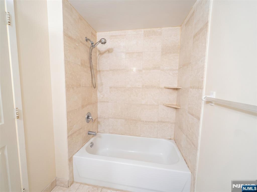100 Old Palisade Road, Unit 2201 Fort Lee, NJ 07024 - Photo 14 of 17