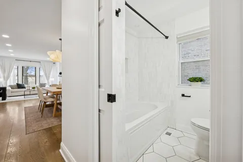 $925,000 | 5426 North Western Avenue, Chicago, IL 60625