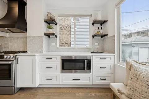 $925,000 | 5426 North Western Avenue, Chicago, IL 60625