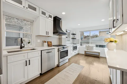 $925,000 | 5426 North Western Avenue, Chicago, IL 60625