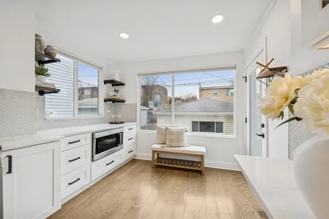 $925,000 | 5426 North Western Avenue, Chicago, IL 60625