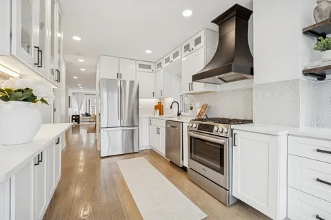 $925,000 | 5426 North Western Avenue, Chicago, IL 60625