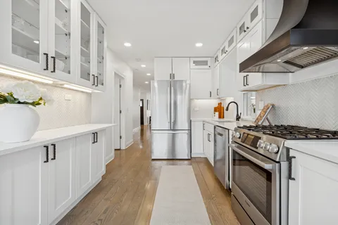 $925,000 | 5426 North Western Avenue, Chicago, IL 60625