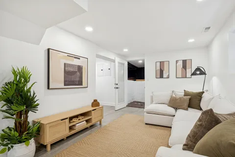 $925,000 | 5426 North Western Avenue, Chicago, IL 60625