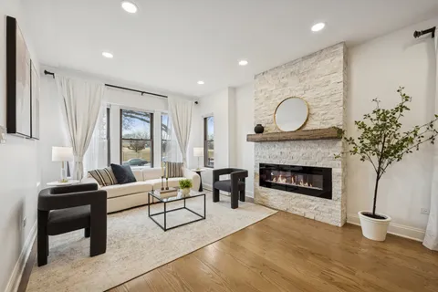 $925,000 | 5426 North Western Avenue, Chicago, IL 60625