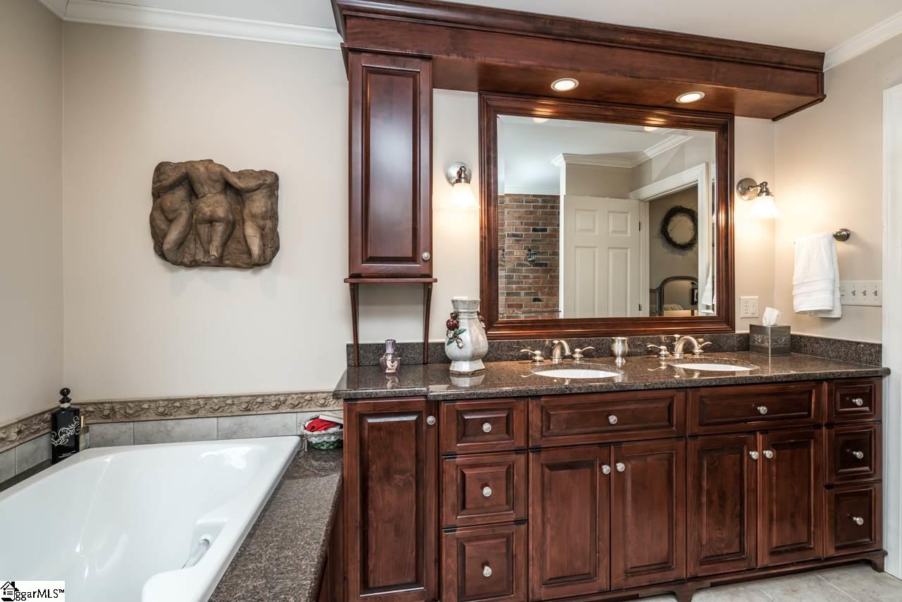 11 Babbs Hollow Road Greenville, SC 29607 - Photo 17 of 34