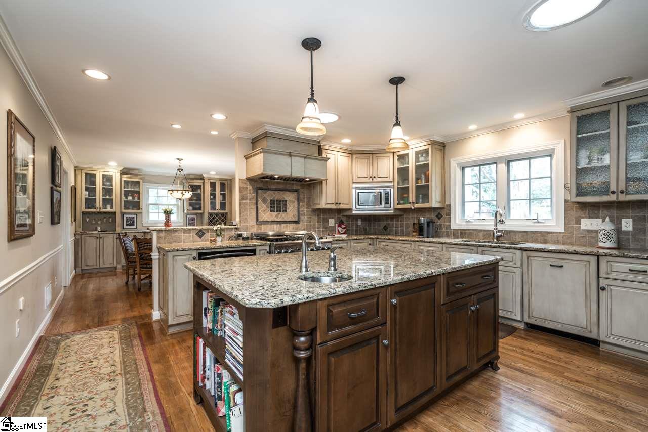 11 Babbs Hollow Road Greenville, SC 29607 - Photo 7 of 34