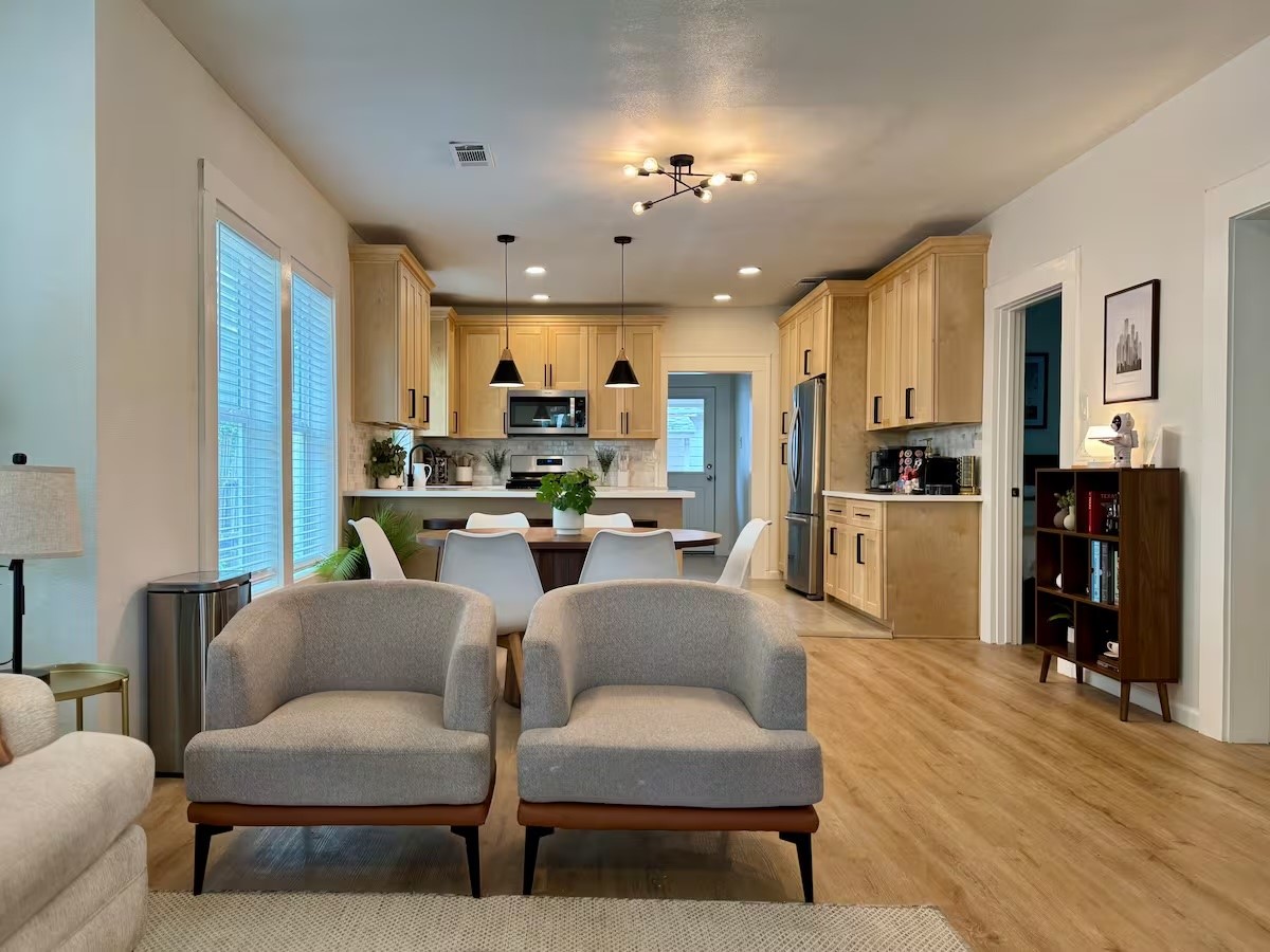 1618 Weber Street Houston, TX 77007 - Photo 33 of 44 Main home staging