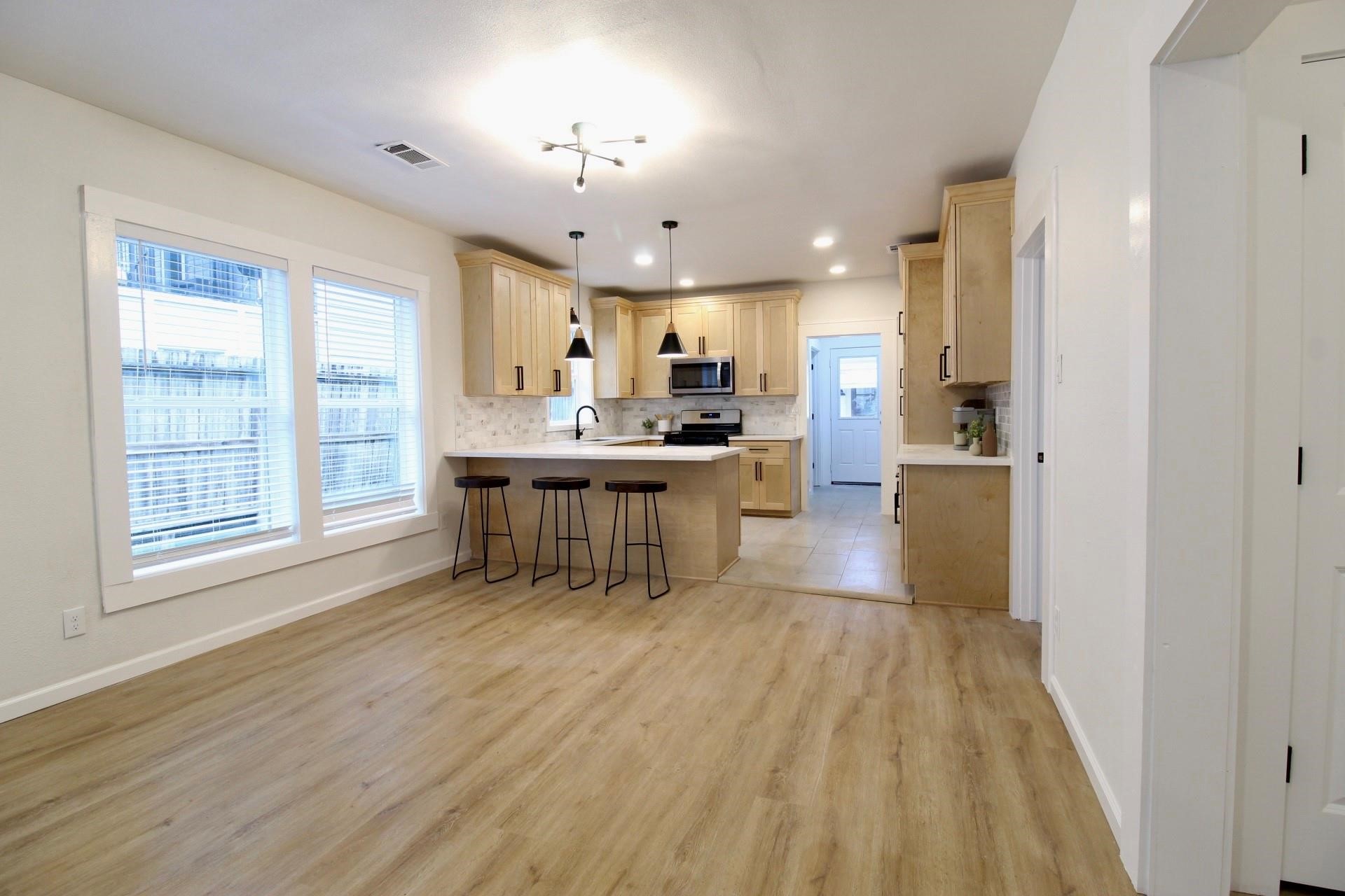 1618 Weber Street Houston, TX 77007 - Photo 7 of 44