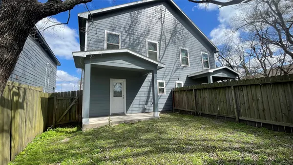 $2,100 | 4510 Mayflower Street, Unit B, Houston, TX 77051