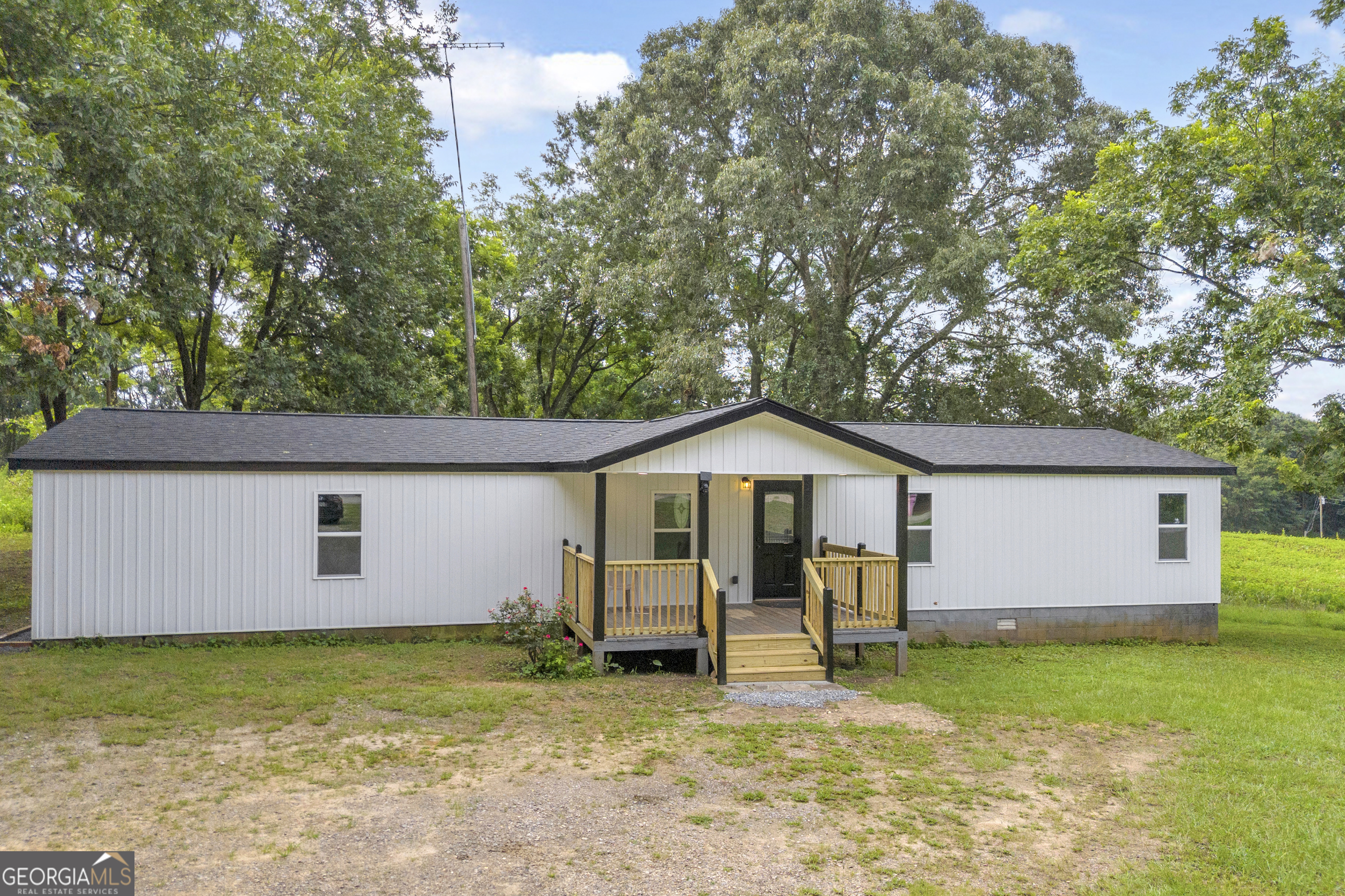 1690 Fort Lamar Road Commerce, GA 30530 - Photo 3 of 50