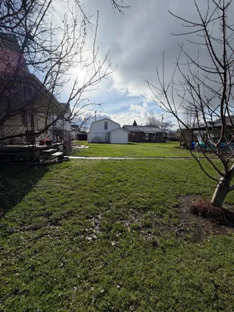 $215,000 | 409 South Street, Batesville, IN 47006