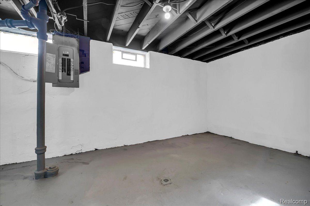 16585 Sunderland Road Detroit, MI 48219 - Photo 34 of 42 Gallery Image 34