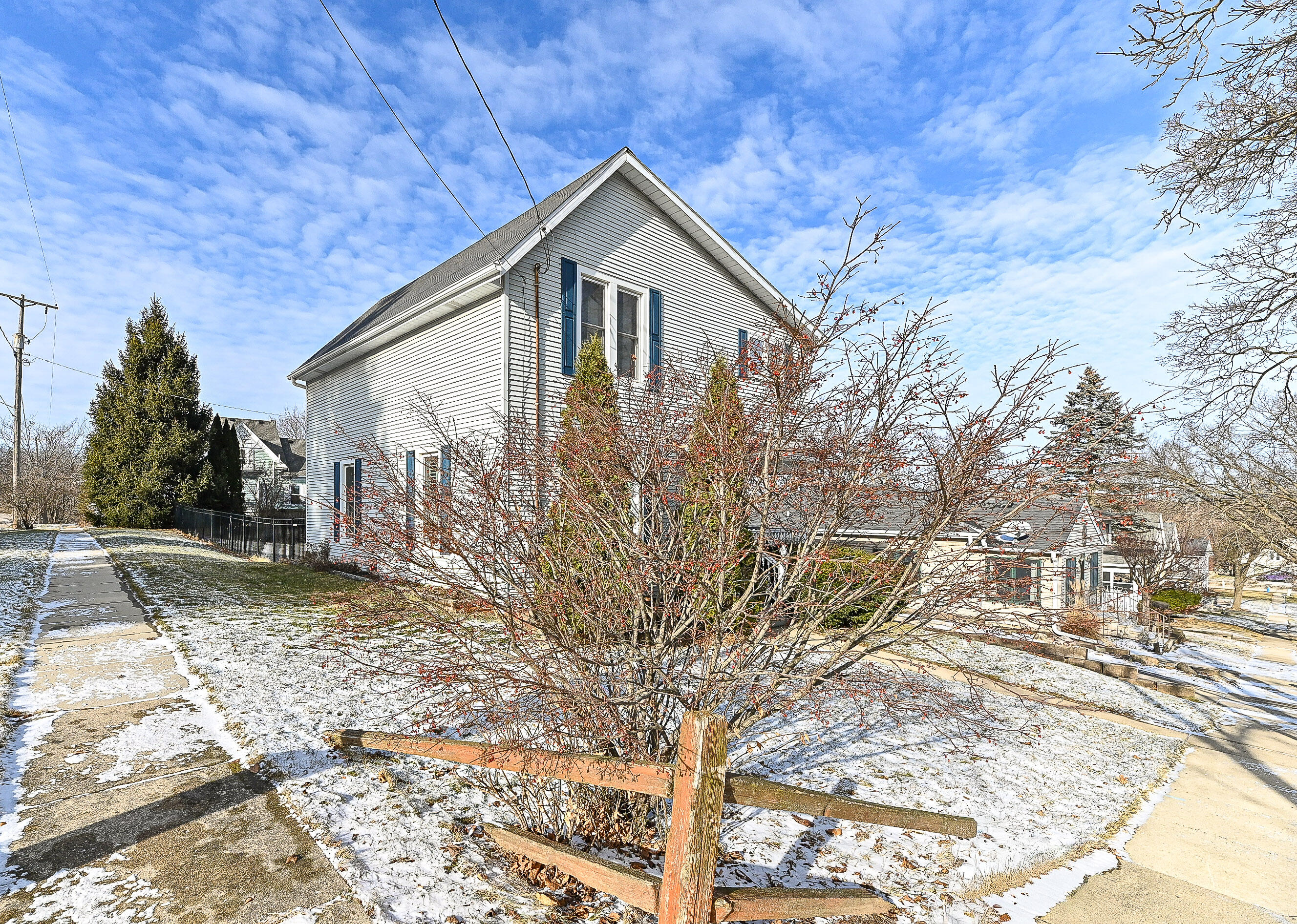 417 James Street Burlington, WI 53105 - Photo 28 of 40 James-1