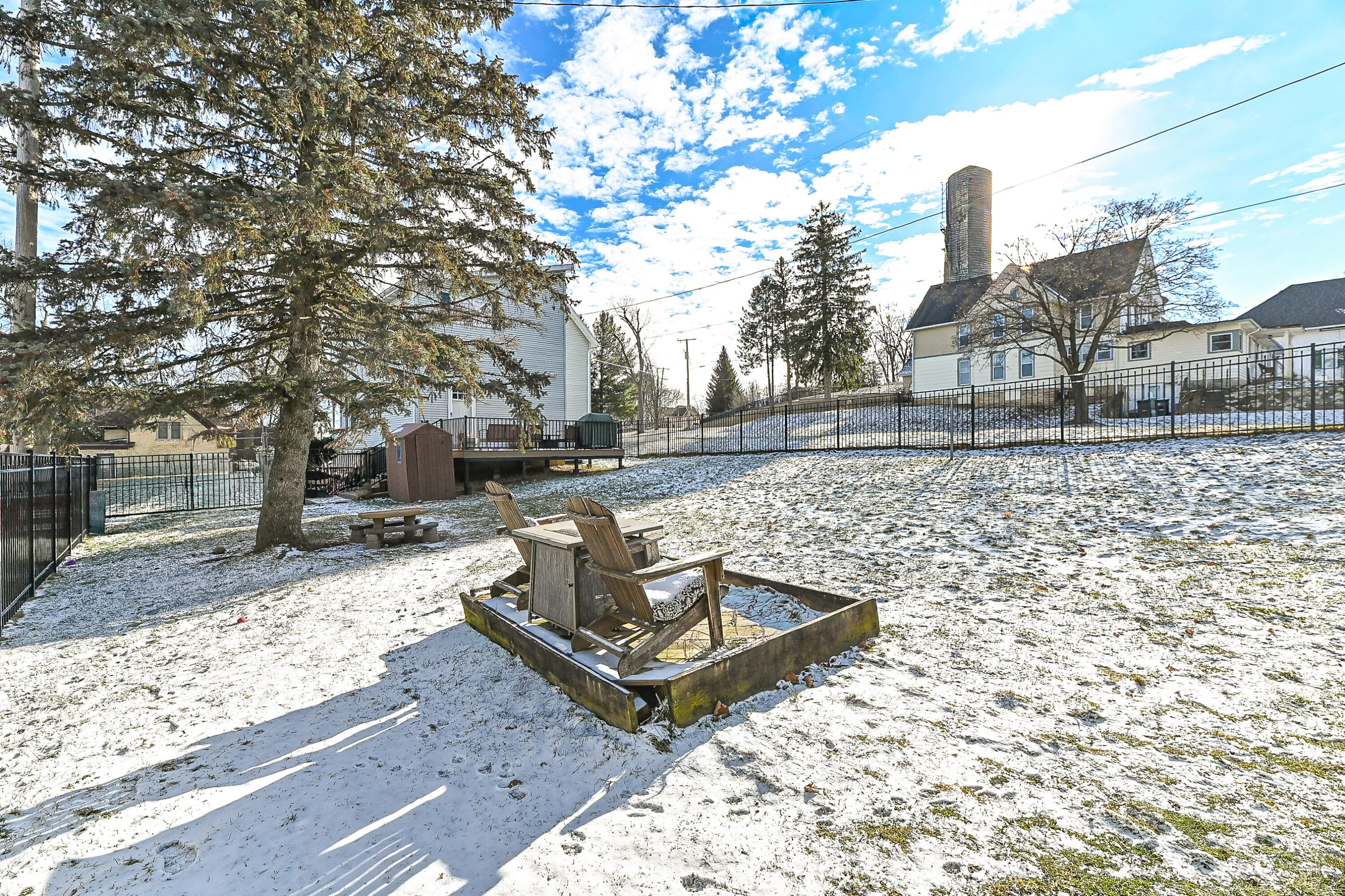 417 James Street Burlington, WI 53105 - Photo 32 of 40 James-9