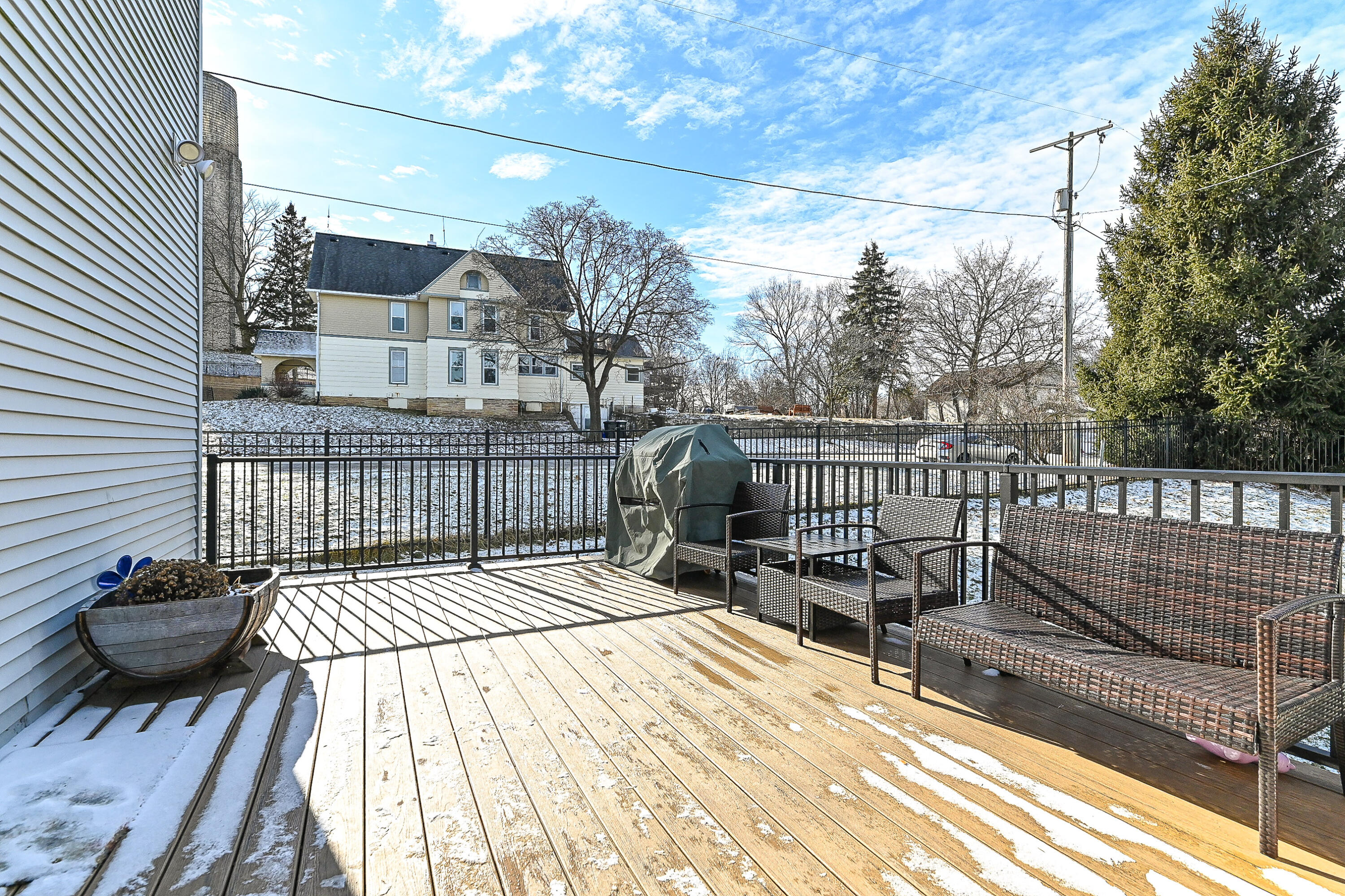 417 James Street Burlington, WI 53105 - Photo 40 of 40 James-14